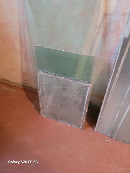 Скло віконне б/у.