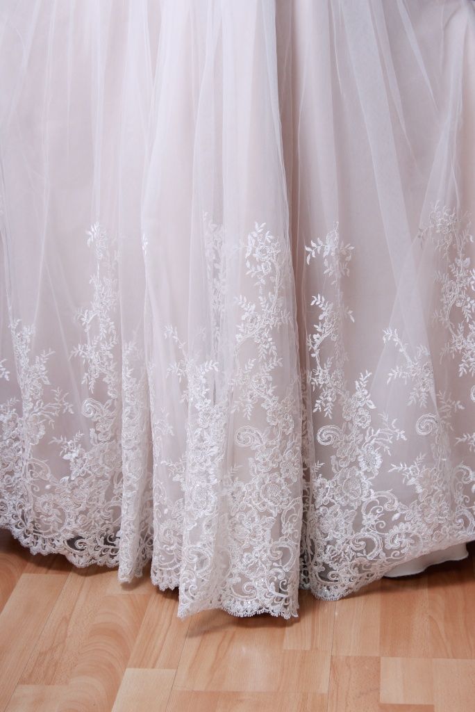 Modna suknia ślubna