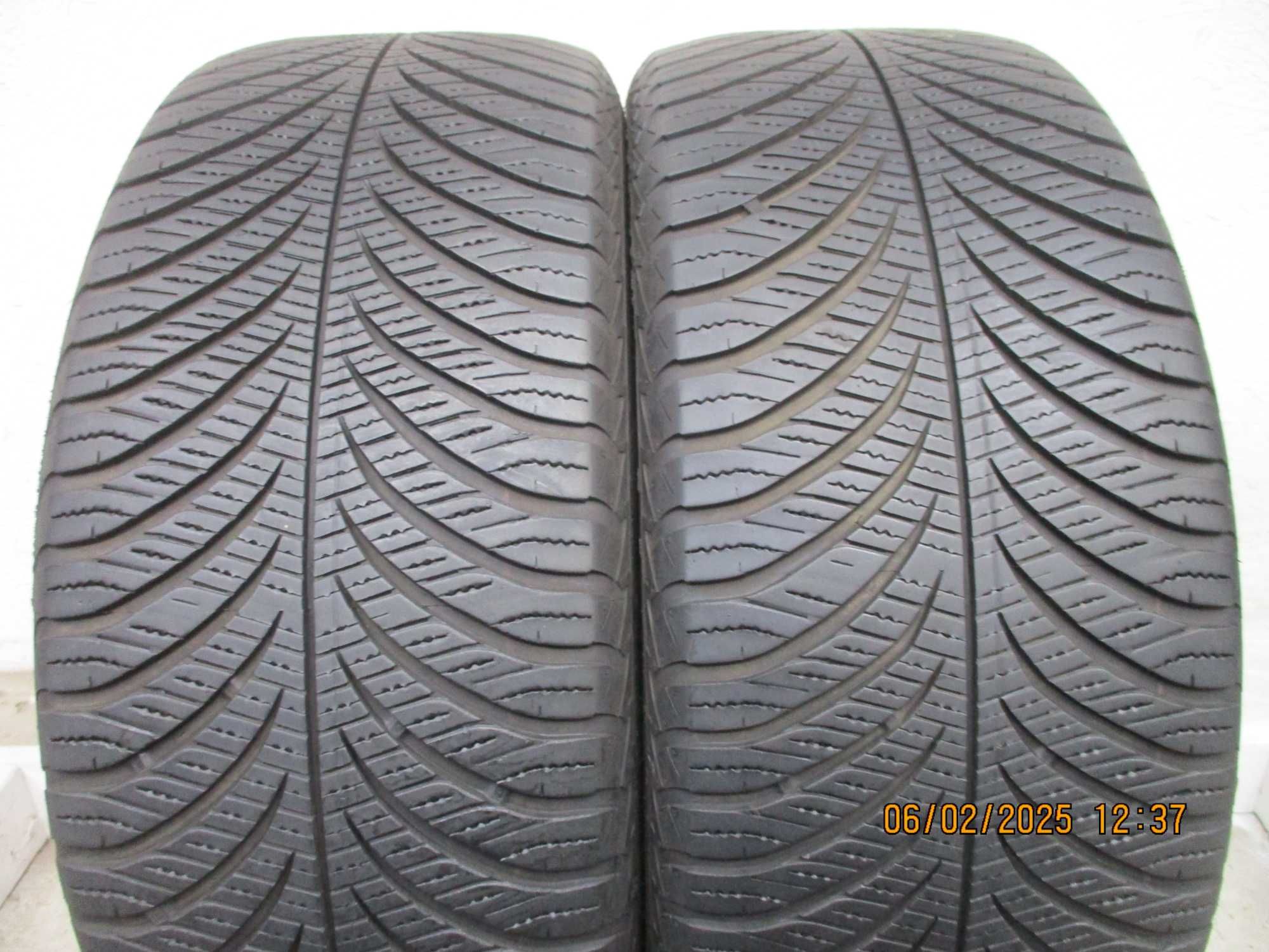 2x 235/55R17 Goodyear Vector 4Seasons G2 5,7mm 18r.