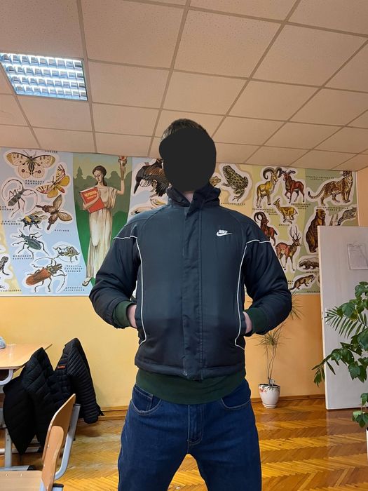 Продаю Вітровку Nike