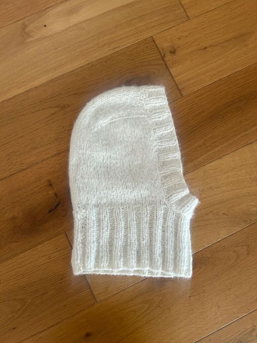 Chmury Tildy gruby kapturek balaklawa ecru