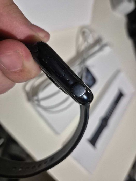 Apple Watch SE 2 GPS 44mm – pełny zestaw, działa idealnie