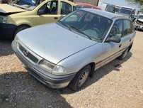 opel astra F maska zderzak lampa grill błotnik drzwi zbiornik paliwa szyba lusterko klamka klapa
