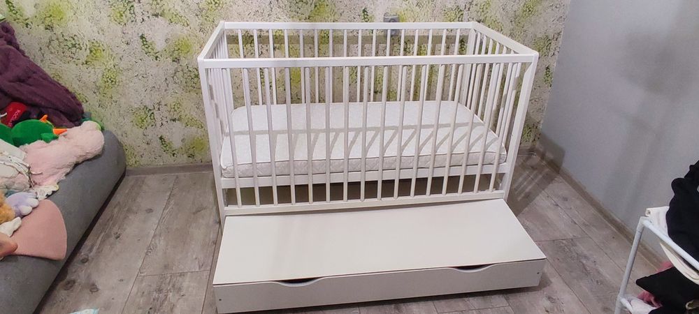 Łóżeczko dziecięce z szufladą + materac