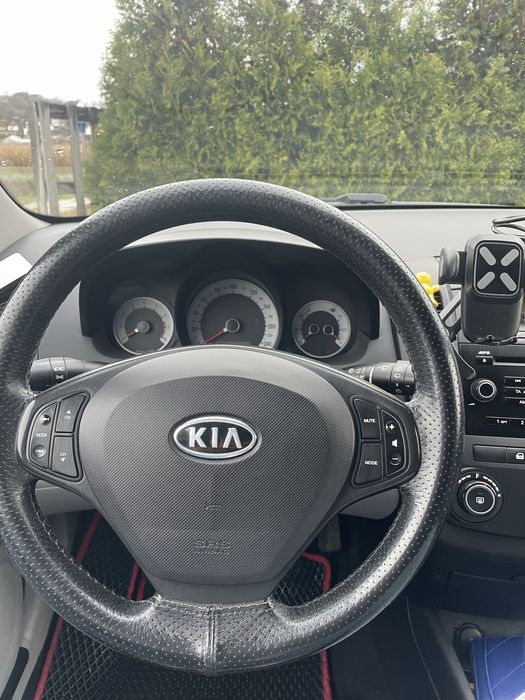 Продам авто  в хорохому стані вкладень не потребує