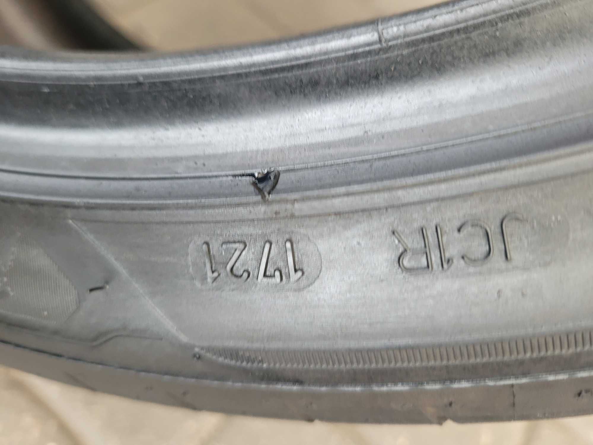 265 / 35 R 21  Goodyear