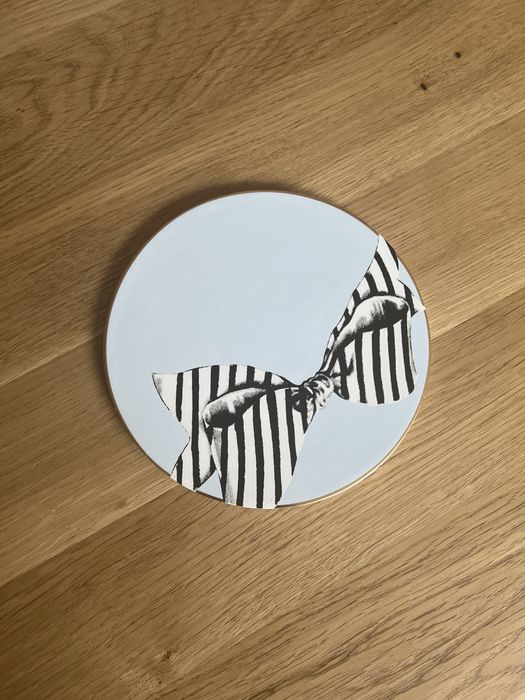 Ceramiczna ozdoba podkladka pod naczynia w stylu retro