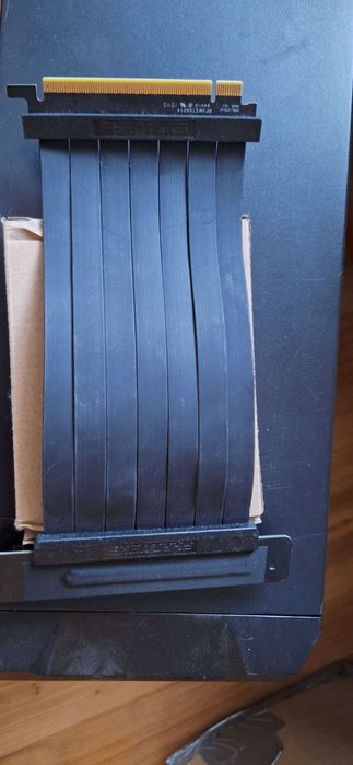 Kabel riser firmy Phanteks