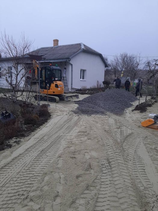 Оренда, послуги міні-екскаватора, екскаватор