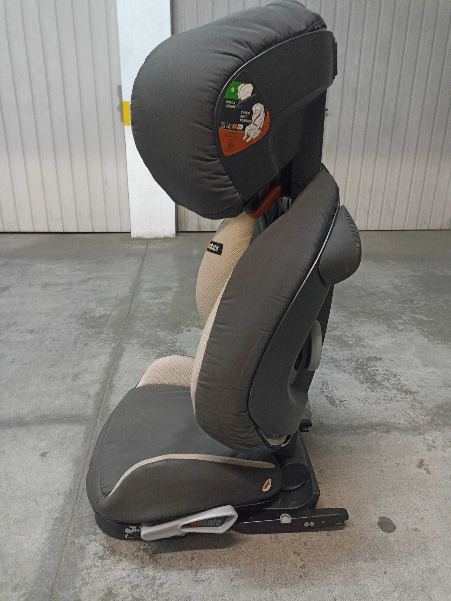 Cadeira Auto p/Criança Isofix (Marca: BeSafe; Mod.: Izi Up; 4-12 anos)