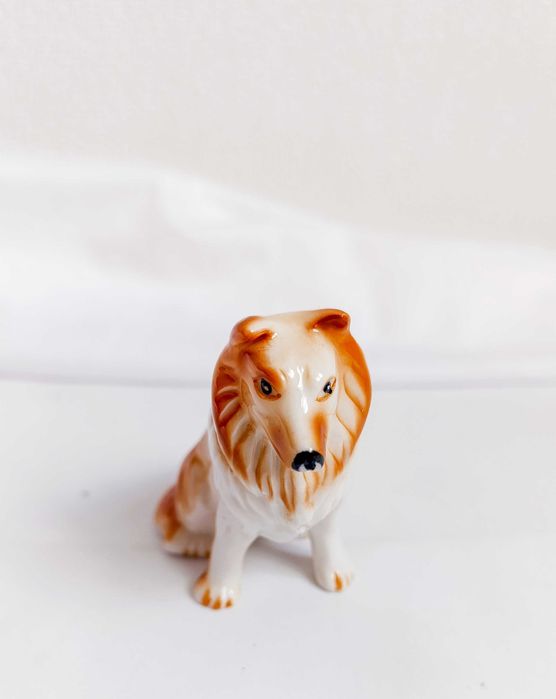 Figura de Cão em Porcelana