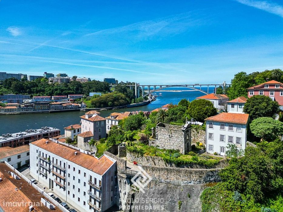 Moradia duplex com 2 quartos no centro da cidade do Porto
