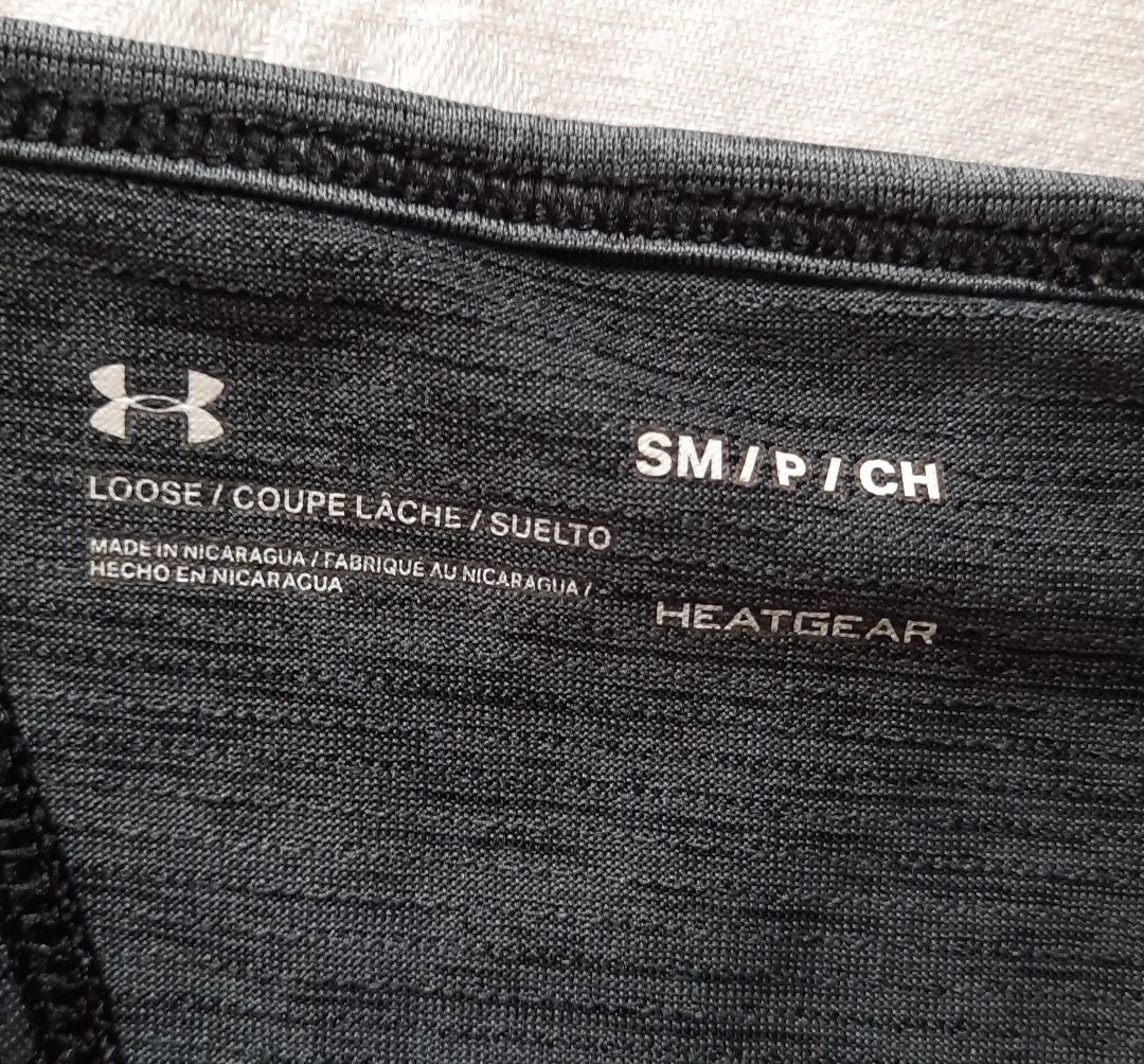 Top koszulka z rozcięciem na plecach * Under Armour