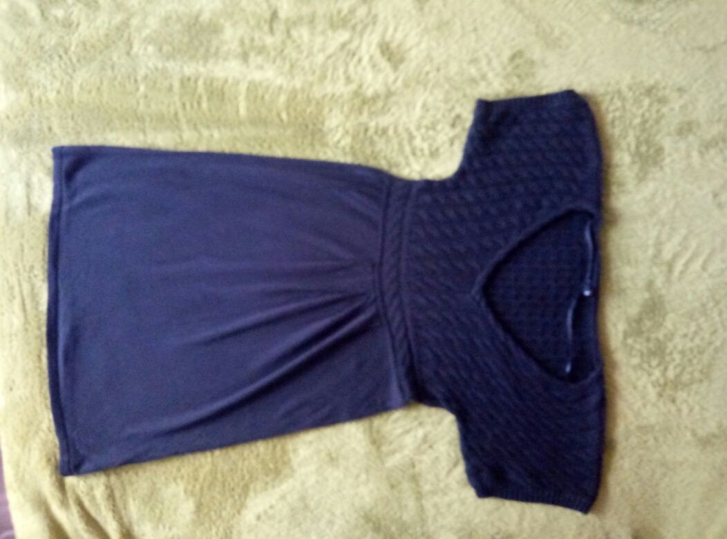 продам фирменное теплое вязаное платье