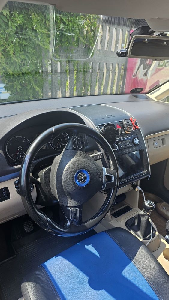 Do sprzedania: Volkswagen Touran 2012 – Diesel 2.0 TDI