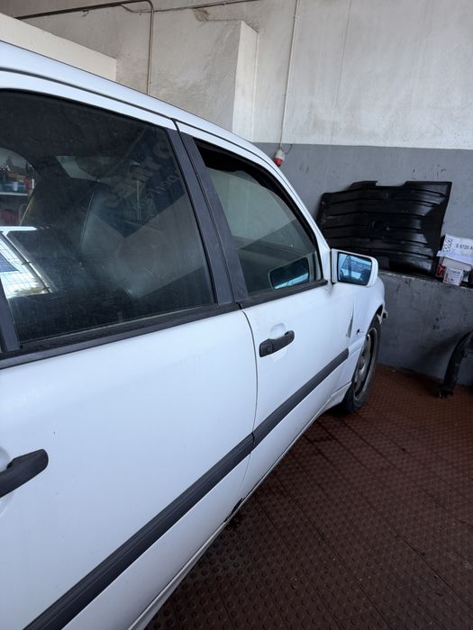 Mercedes Benz C200D branco