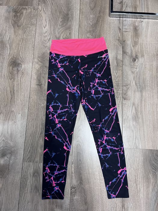 Продам костюм для тренировок Demix для девочки, шорты в подарок