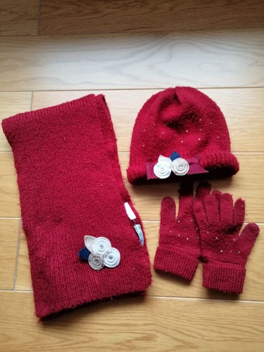 Zestaw dziecięcy czapka szalik i rękawiczki Mayoral