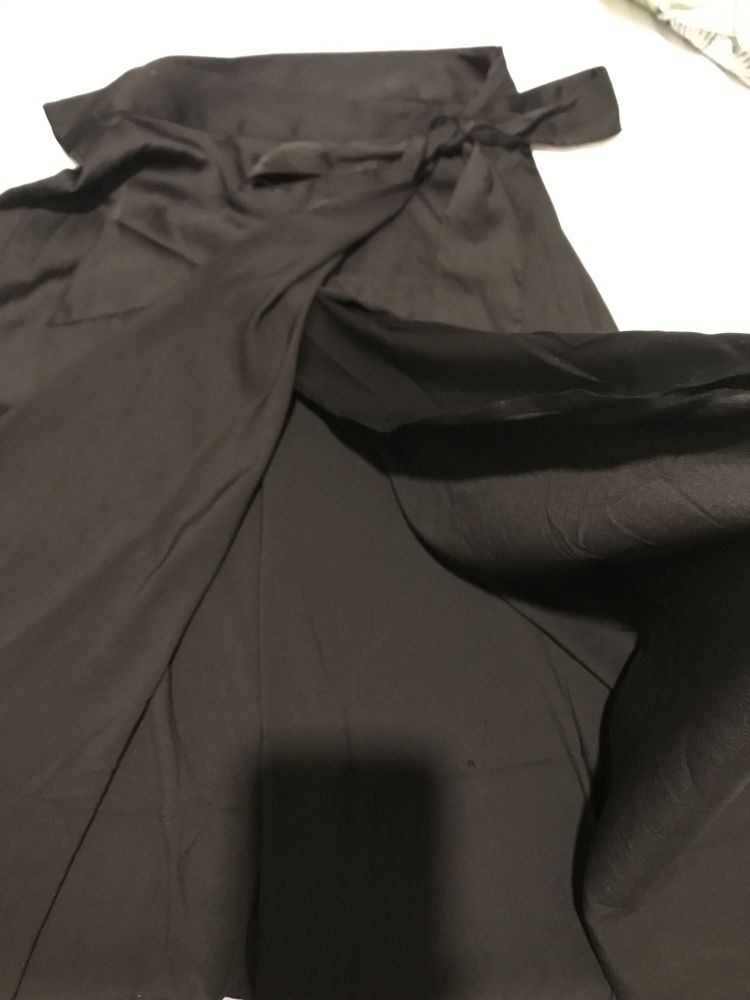 Spódnica czarna wiązana  -Monki