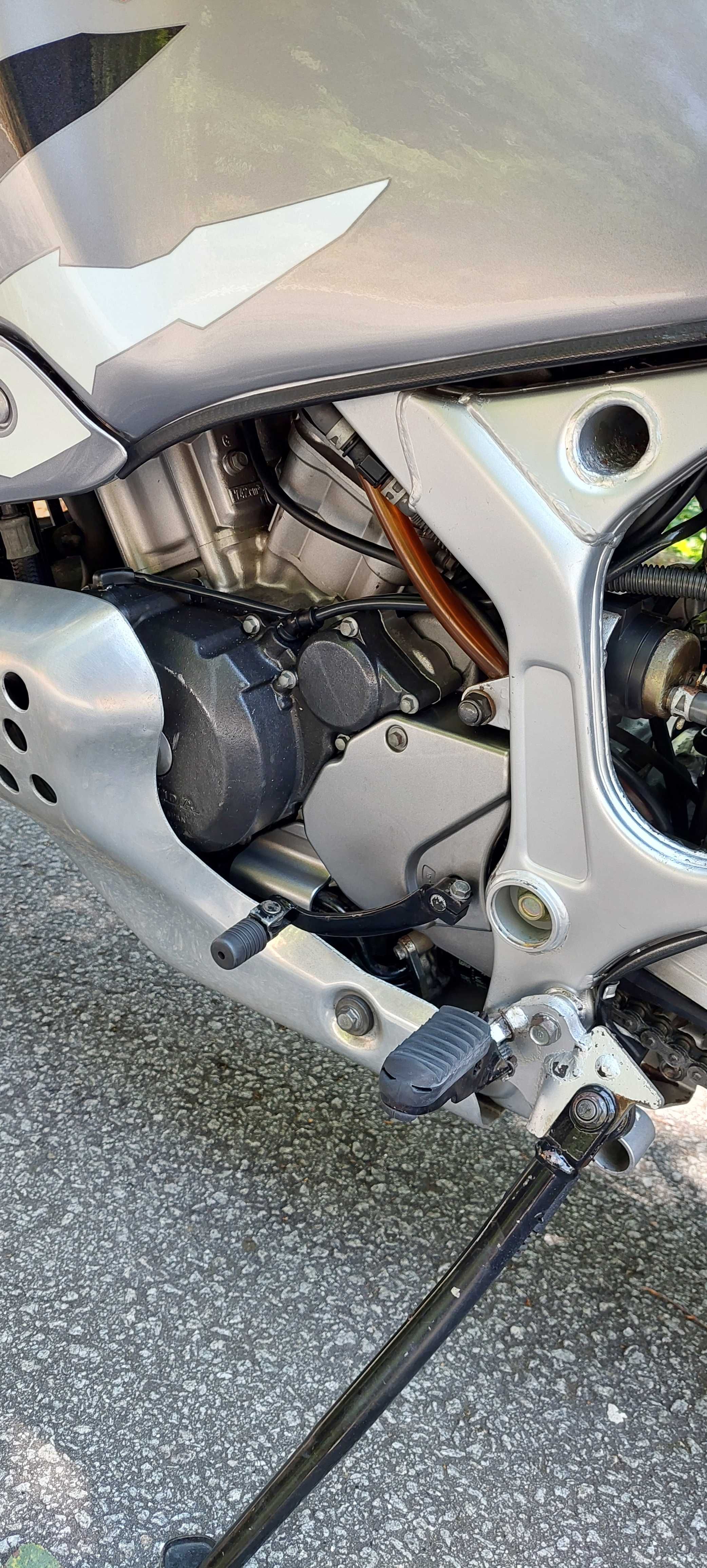 Africa Twin XRV750