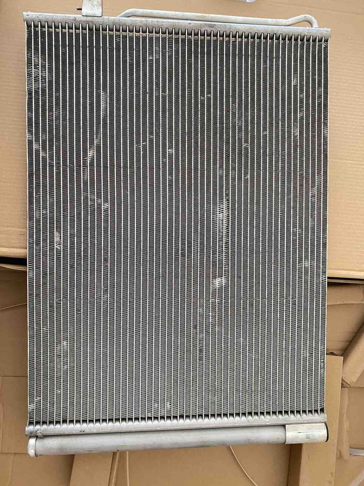 Радиатор кондиционера бмв х6 2018 3.0 бензин, оригинал, б/у.