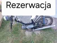 Dwie jawki mustang jedna z dokumentami