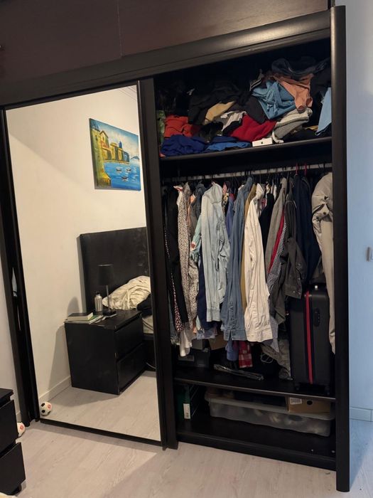 Roupeiro para Quarto Casal com espelho.
