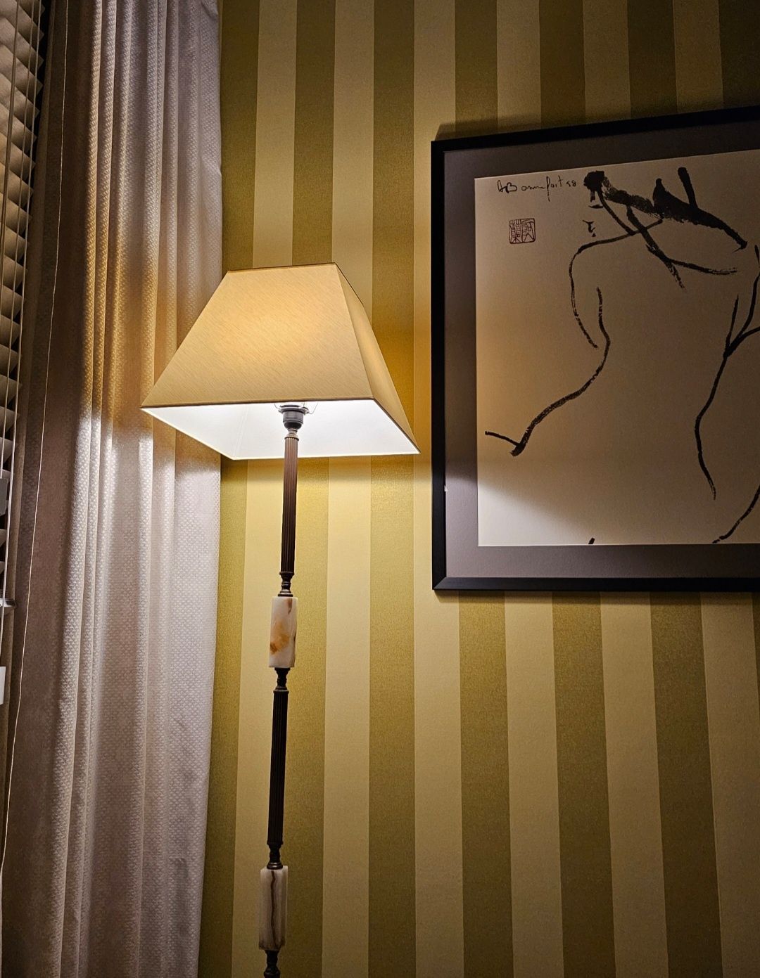 Lampa  stojąca  vintage   marmur