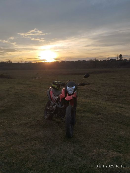 Мотоцикли  Loncin Pruss LX200GY-3