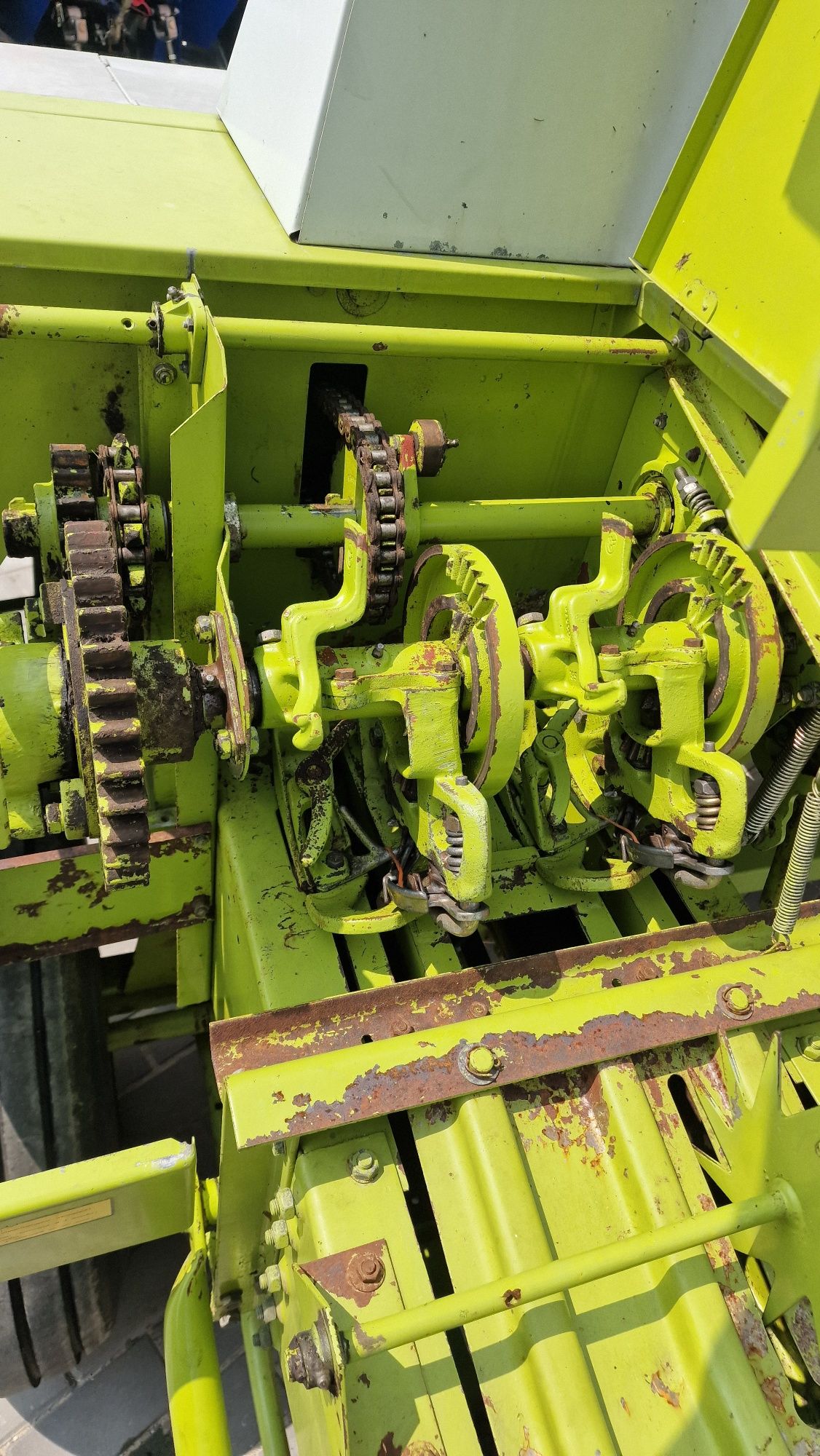 Прес-Підбирач Claas Markant 41