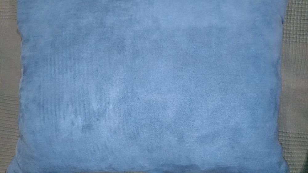 Duża, gruba, granatowe poduszka 60x40 (kolor dżinsu).