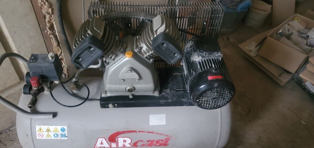 продам компресор 100 л 380 в стан робочий підключений.