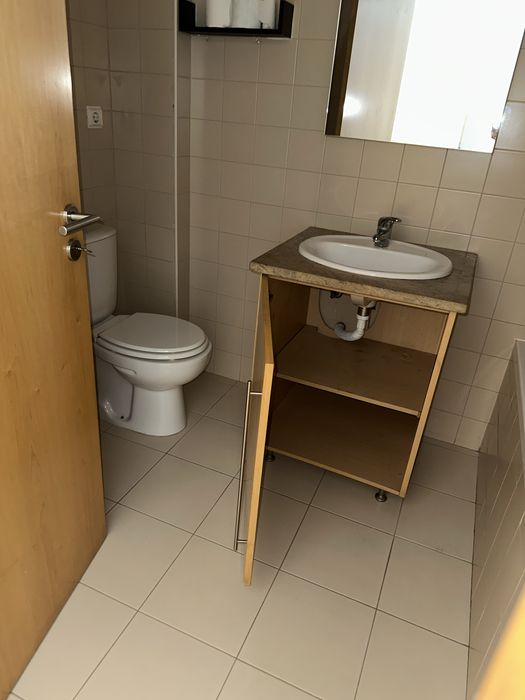 Móvel WC com oferta de espelho