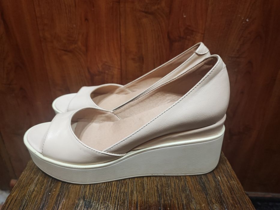 Женский босоножки