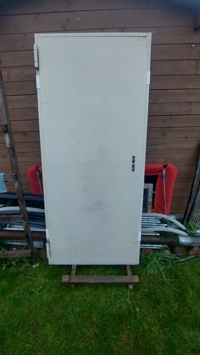 Drzwi techniczne 80  lewe/prawe