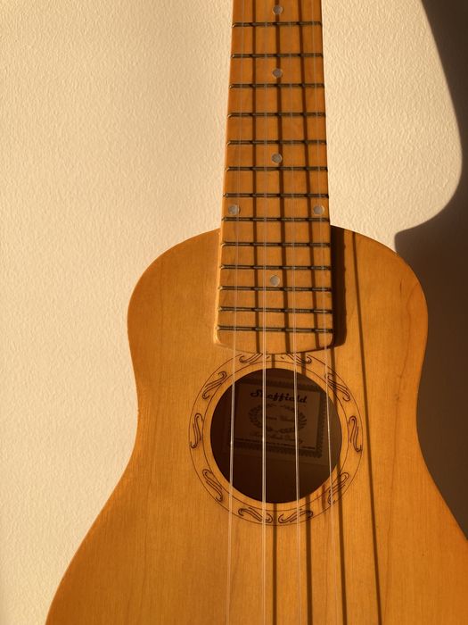 Gitara Ukulele SET z drewna brzozowego