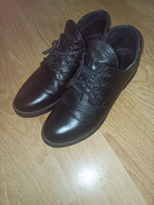 Жіночі туфлі на шнурках 39р