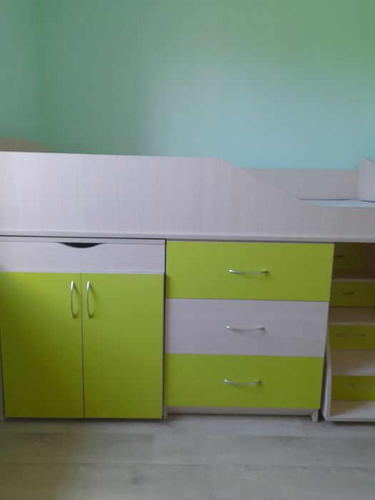 Продам дитяче ліжко-горище /кровать-чердак/ в гарному стані.