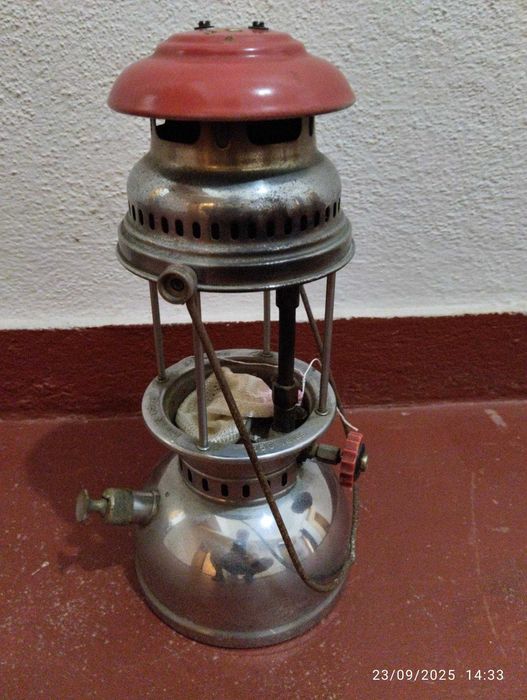 Candeeiro marca Hipólito 250