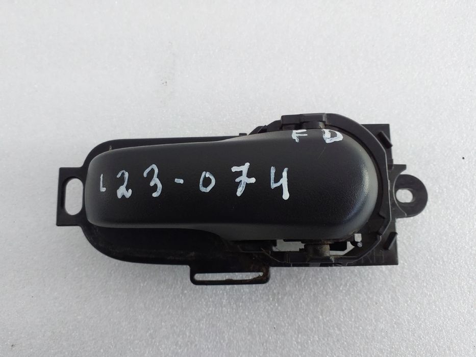 Puxador interior porta frente direito NISSAN NV200 Furgão/Combi (M20)