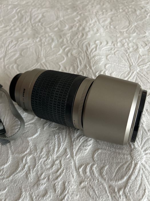 Nikon f65 analógica com duas lentes