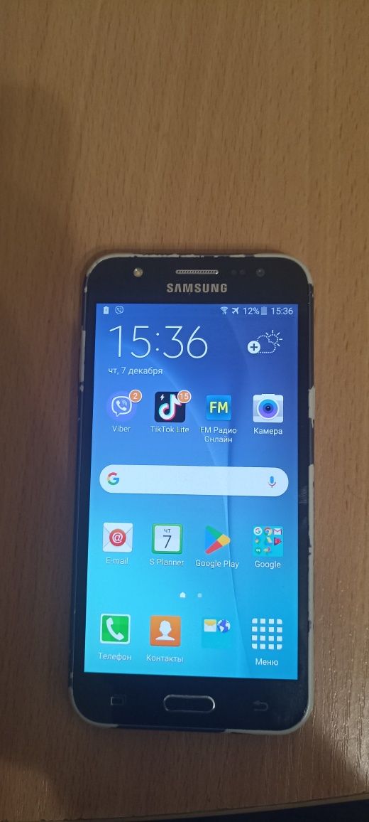 Телефон Samsung J5