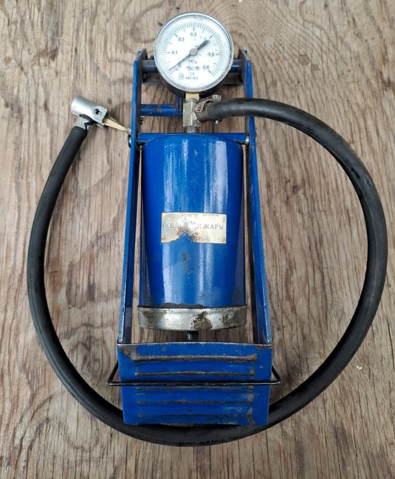 Насос для накачивания шин