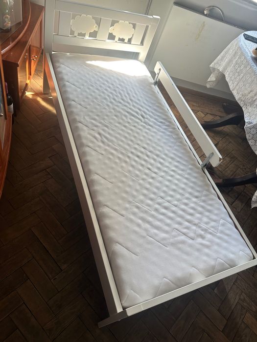 Vendo cama criança + colchão Ikea.