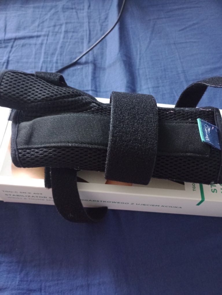 Orteza-Stabilizator stawu nadgarstkowego z ujęciem kciuka M