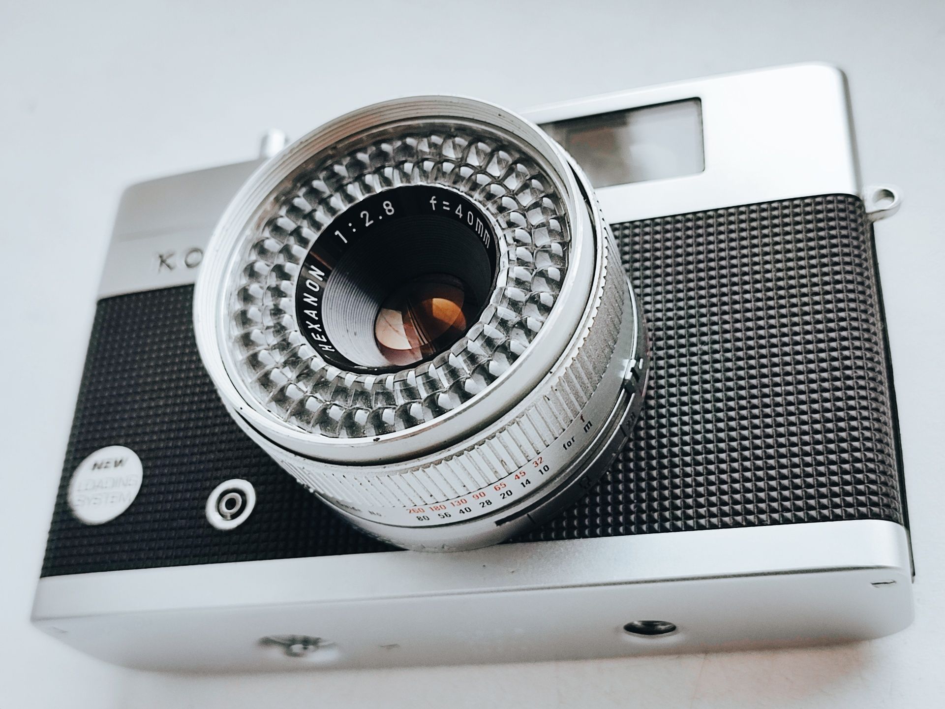 Konica EE Matic S, 40 мм 1:2,8 Konishiroku: вдосконалений далекомір