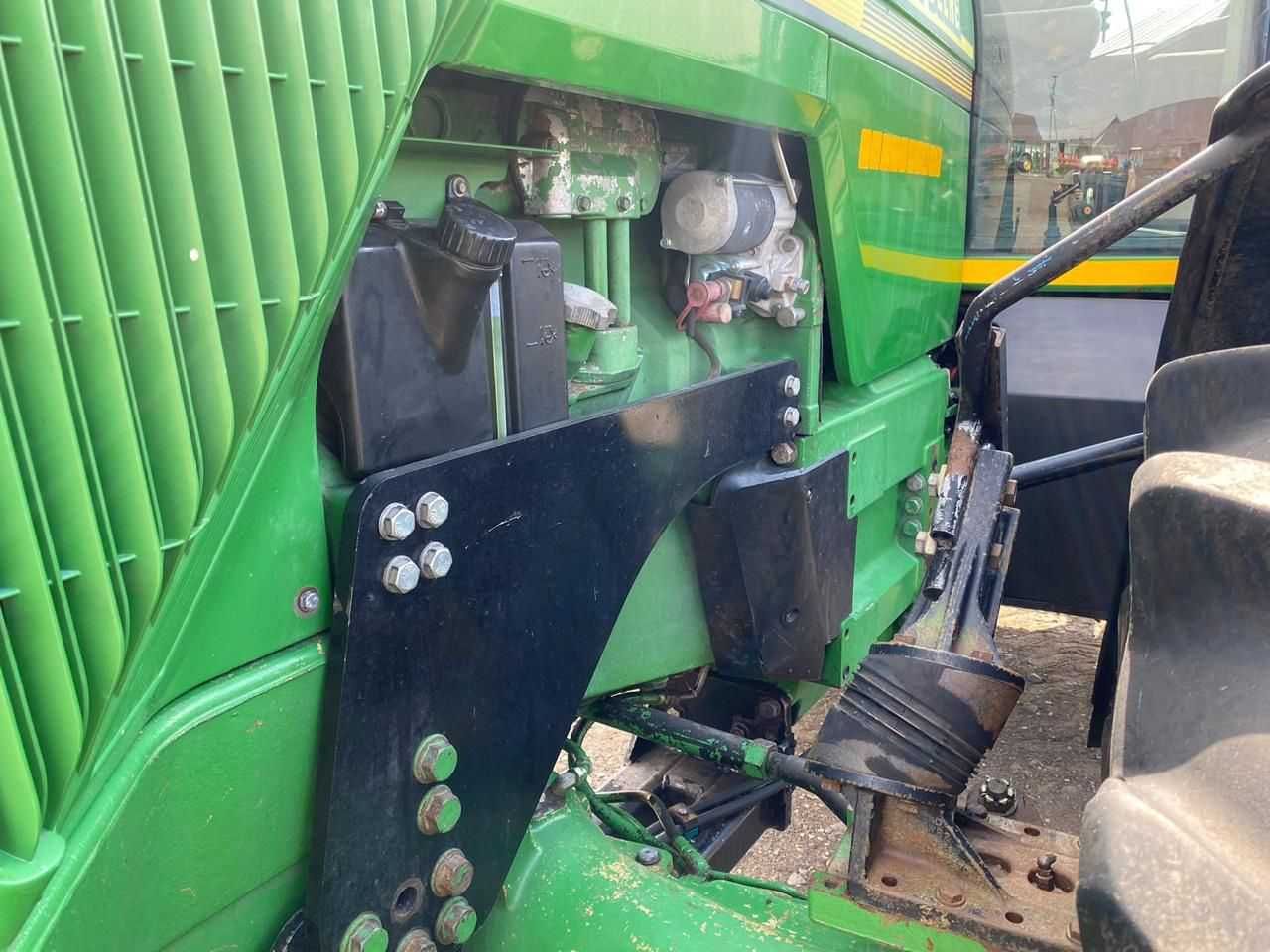 Трактор John Deere 8210 Потужн- 235к.с ,нар-12000 мото\год,Powеrshift.