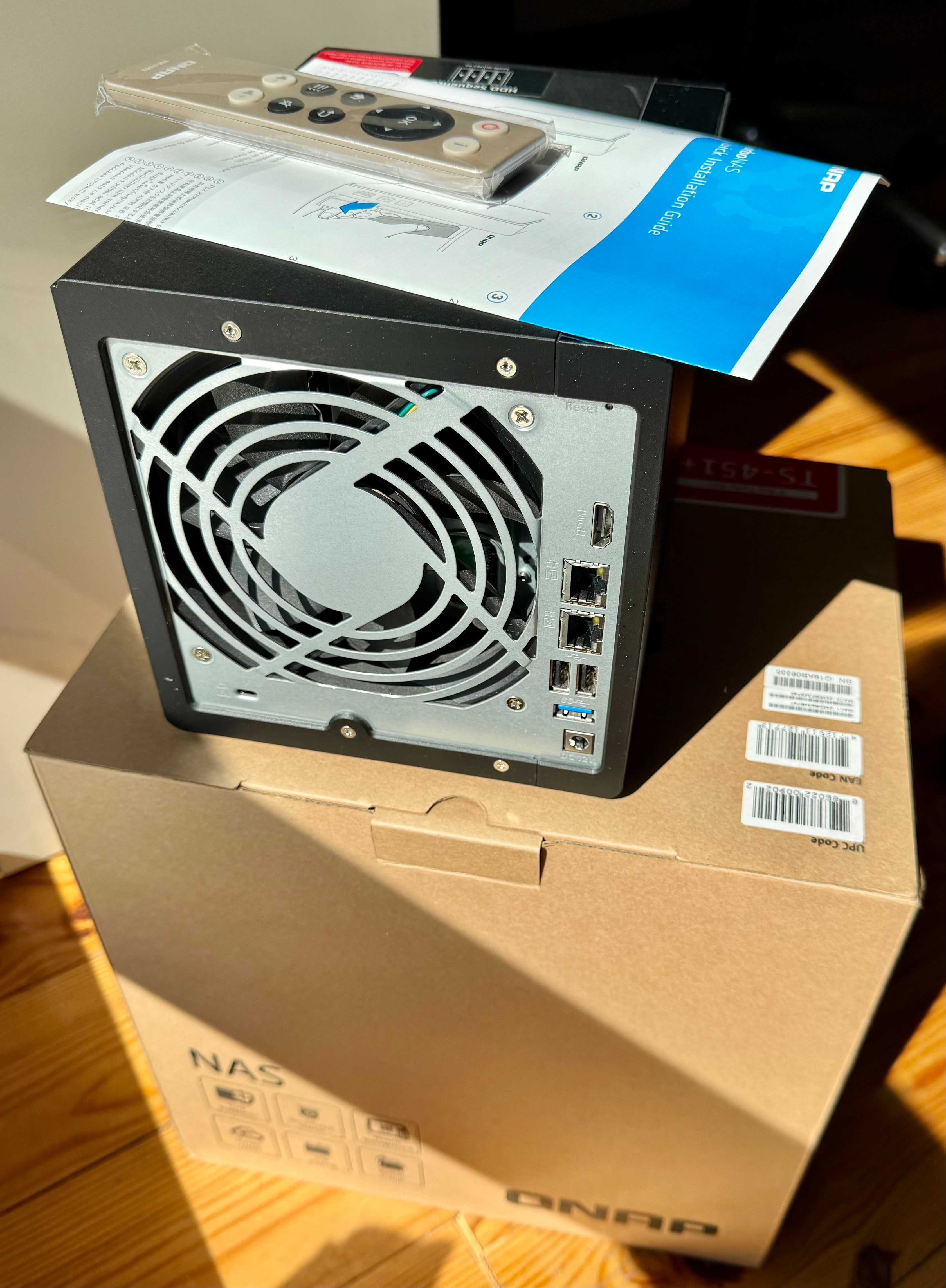 Мережеве сховище 12Tb QNAP TS-451+