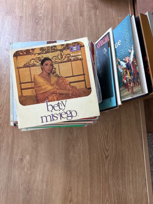 Discos vinil dos anos 60 e 70