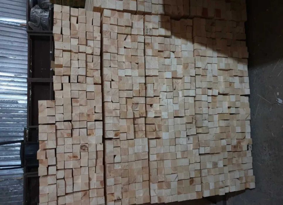 Купити пиломатеріал для даху – стропила і брус